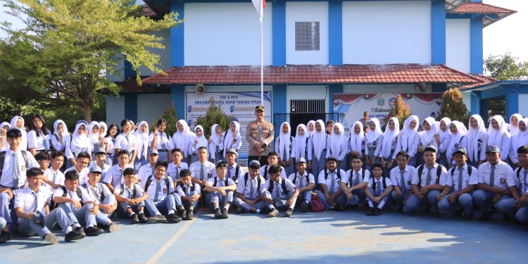 *Kapolres Langkat Tanamkan Disiplin dan Semangat Raih Cita-Cita Setinggi Bintang di SMA YAPIM Taruna Stabat*