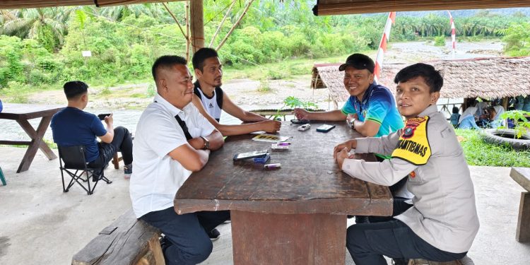 *Bhabinkamtibmas Polsek Bahorok Sambangi Warga, Ajak Jaga Kamtibmas dan Cegah Bahaya Narkoba*