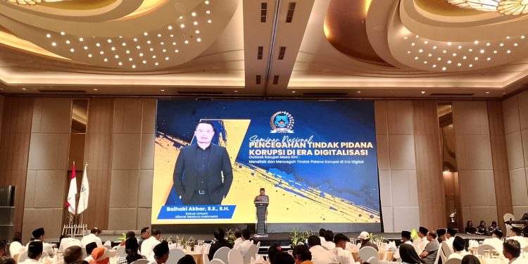 *Merajut Integritas di Tengah Arus Digital, AMI Sukses Gelar Seminar Nasional dan Halal Bihalal di Hotel Morazen*
