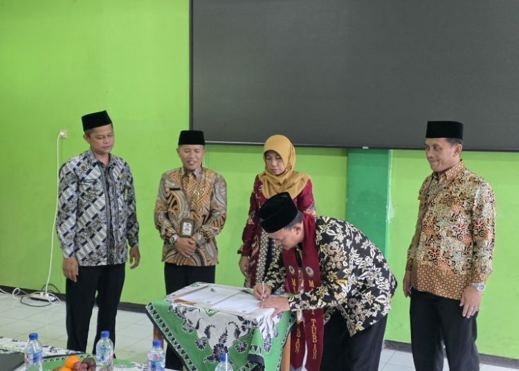 Serah Terima Jabatan Kepala Madrasah dan Kepala Tata Usaha MAN 1 Tuban