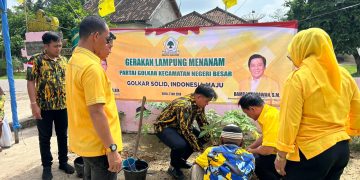 Muscam Partai Golkar Negeri Besar, Dr Darlian Pone Lantik Asmawati sebagai Ketua Pimpinan Kecamatan
