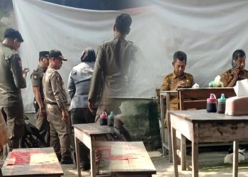 Tamparan Bagi Dunia Pendidikan Lamongan: Oknum diduga Guru Terciduk Cangkruk di Warkop dijam Dinas