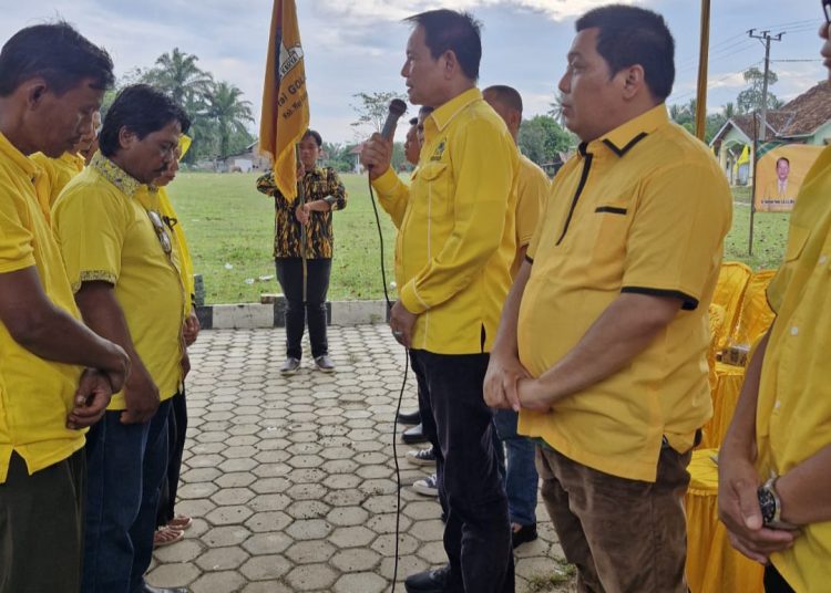 *Dr Darlian Pone Lantik Ketua PK Terpilih Hasil Muscam Partai Golkar Negeri Agung*