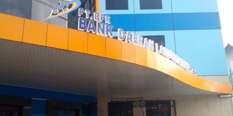 Aksi Kucing-Kucingan: Pejabat Bank Daerah Lamongan diduga Ulur Waktu Hindari Skandal Kredit Macet