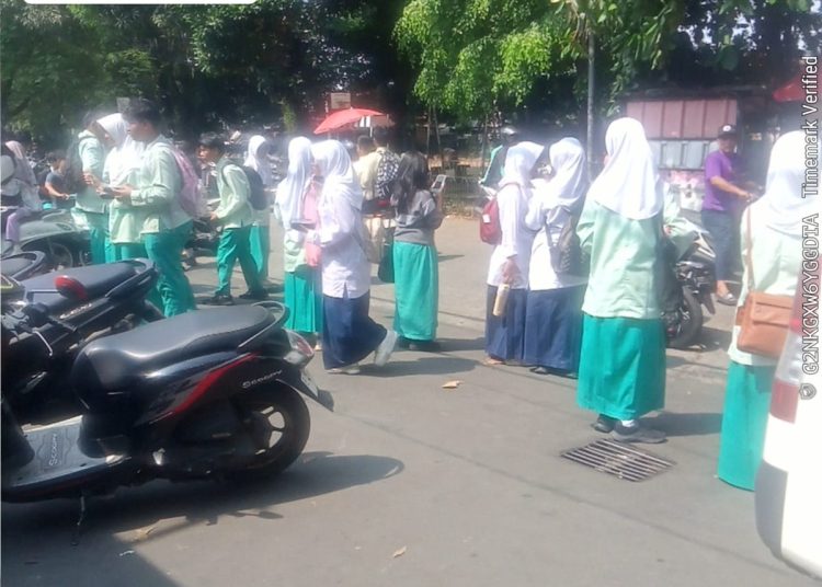 SMP 4 Depok Dapat MBG, Namun Para Siswa Siswi Tersebut Jatah Bagianya Dibawa Pulang