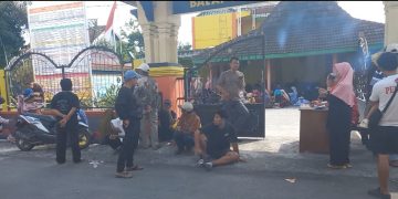 Semangat , Bantuan 666 Paket Sembako Dibagikan ke Warga Desa Ngadirejo Kecamatan Widang