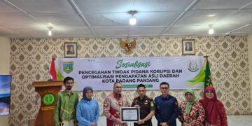 *Walikota Padang Panjang Beri Apresiasi dan Penghargaan Ke Kejari Padang Panjang*