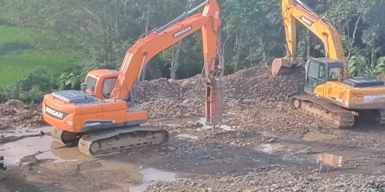 Kinprojamin “, Minta Kapolres Bone Tutup Tambang Ilegal Milik Barak Di Desa Patimpen Melayani Proyek APBN Tahun 2026