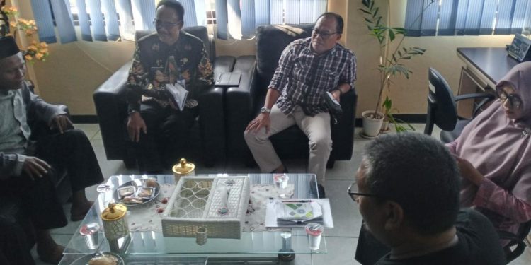 *kepala dinas pertanian setujui tata niaga tembakau bukan dikuasasi perorangan.*