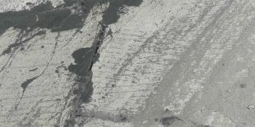 Proyek Pembangunan Pengecoran Jamula Plaosan-Pucakwangi Babat Yang Nilainya Milyaran Baru Beberapa Bulan Sudah Retak-retak pecah