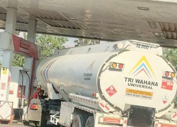 Mobil Tangki PT Pandu Krisna Sejahtera Diduga Isi BBM Bersubsidi di SPBU Kalitidu Bojonegoro, Pihak Perusahaan Belum Dapat Dikonfirmasi
