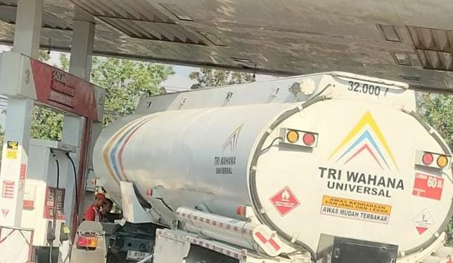 Mobil Tangki PT Pandu Krisna Sejahtera Diduga Isi BBM Bersubsidi di SPBU Kalitidu Bojonegoro, Pihak Perusahaan Belum Dapat Dikonfirmasi