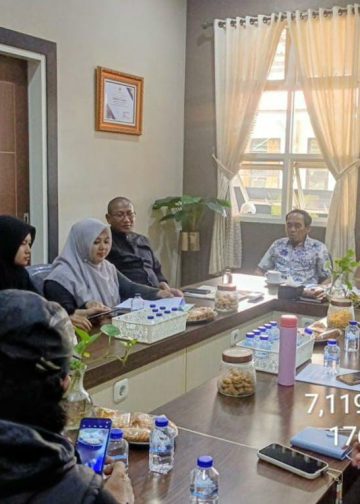 *Kepala dinas koperasi dukung ide Jamal. _Koperasi jadi pemain di seluruh sektor peraturan daerah Lamongan_* .