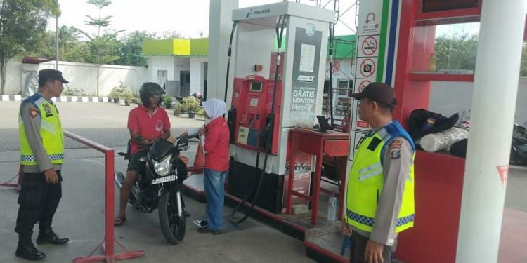 Guna Menjaga Keamanan Wilayah, Polsek Padang Tualang Rutin Melaksanakan Patroli Obyek Vital Pada SPBU