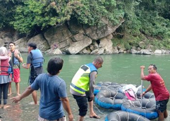 Patroli Humanis di Eko Wisata Tangkahan, Polsek Padang Tualang Imbau Pengunjung Utamakan Keselamatan