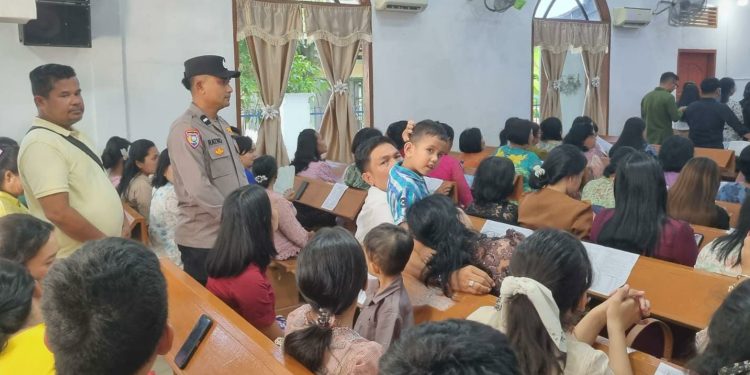 Polsek Tanjung Pura Intensifkan Pengamanan Ibadah Minggu Kasih, Perkuat Pelayanan dan Kamtibmas di Rumah Ibadah