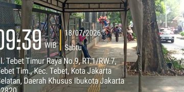 Pos Jaga Satpol PP Kosong Pedagang Jualan di Trotoar Hingga Bahu Jalan
