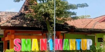 Kepala Sekolah SMAN 1 Mantup Menunggu Arahan Purwanto, Terkait Dana Revitalisasi Gedung Sekolah