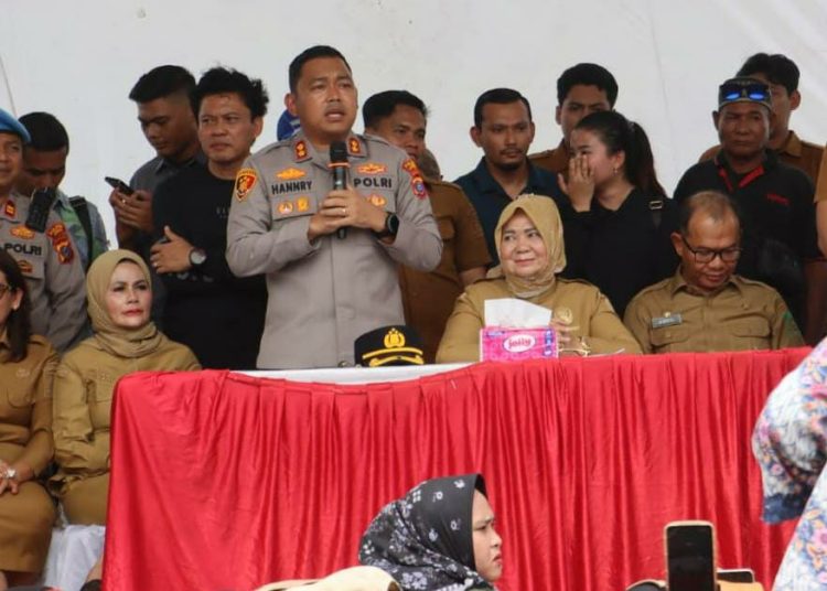 Kapolres Langkat Hadiri Aksi Penyampaian Aspirasi Korban Banjir Besitang, Polri Kawal Aspirasi Masyarakat Secara Humanis