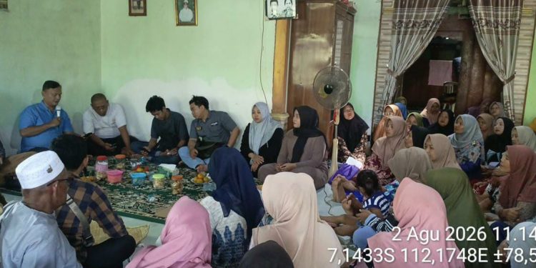 *Para Petani Tembakau Lamongan Protes Keras Terhadap Dinas Sosial.*