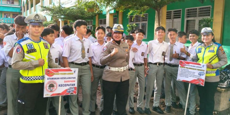 Police Go To School, Satlantas Polres Langkat Ajak Siswa Ciptakan Budaya Tertib Lalu Lintas