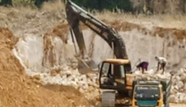 Lagi Dan Lagi Tambang Batu Kapur Di Duga Tak Mengantongi izin Di Kecamatan Rengel, Kabupaten Tuban, Bebas Beroperasi