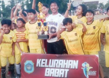 Dari Turnamen Sepak Bola Kelurahan Babat : Juara Tim Sawo Diarak Naik Tayo