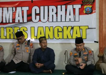 Kapolres Langkat Ajak Warga Perkuat Iman dan Perangi Narkoba Lewat Safari Jumat Curhat