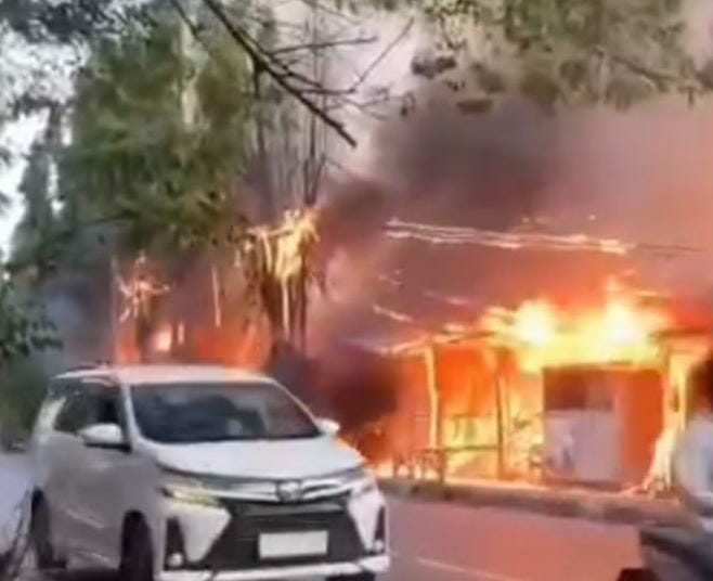 Kebakaran Lapak Lengkong Babat Lamong 12 Tempat Hangus Di Lalap Api
