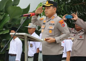 Kapolres Langkat Jadi Pembina Upacara di Yayasan Pendidikan Putra Jaya Jabal Rahman, Berikan Motivasi dan Edukasi Kamtibmas kepada Pelajar