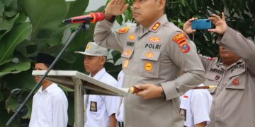 Kapolres Langkat Jadi Pembina Upacara di Yayasan Pendidikan Putra Jaya Jabal Rahman, Berikan Motivasi dan Edukasi Kamtibmas kepada Pelajar