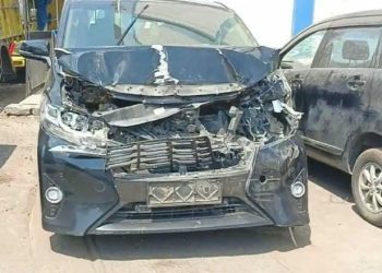 Tabrakan Beruntun Toyota Alpat S 148 AH Ringsek Tergenjet Truk Tleler S 9491 UH