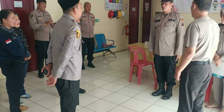 Kapolres Langkat Kunjungi Klinik Polres, Berikan Dukungan Moril kepada Anggota dengan Penyakit Menahun