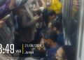 *Ribuan penumpang KRL tertunda keberangkatan, ada tawuran masal di rel kereta api*