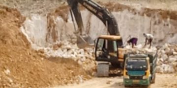 Lagi Dan Lagi Tambang Batu Kapur Di Duga Tak Mengantongi izin Di Kecamatan Rengel, Kabupaten Tuban, Bebas Beroperasi.