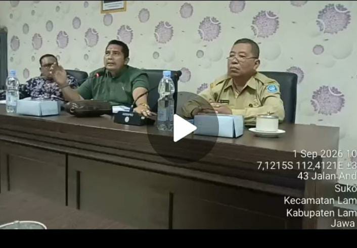 *Pengusiran Aktifis Sewaktu Memasuki Gedung Disidang Dewan Lamongan.*