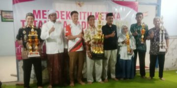 Hujan Tepuk Tangan : RW 9 Gelar Tasyakuran Penuh Kenangan
