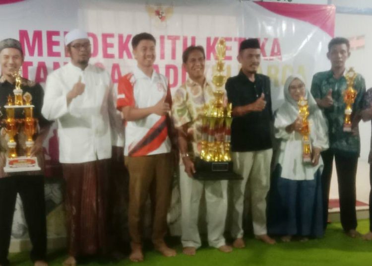 Hujan Tepuk Tangan : RW 9 Gelar Tasyakuran Penuh Kenangan