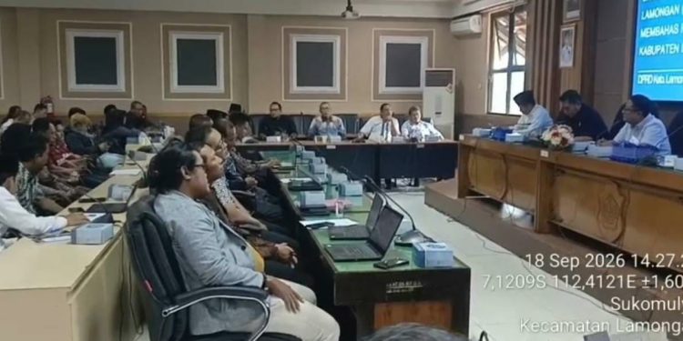 *Dewan Lamongan lebih berpihak ke uang, daripada ke kesejahteraan rakyatnya.*