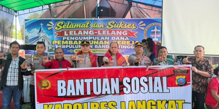 Polres Langkat Salurkan 100 Sak Material untuk Pembangunan Gereja GBKP Runggun Titi Besi