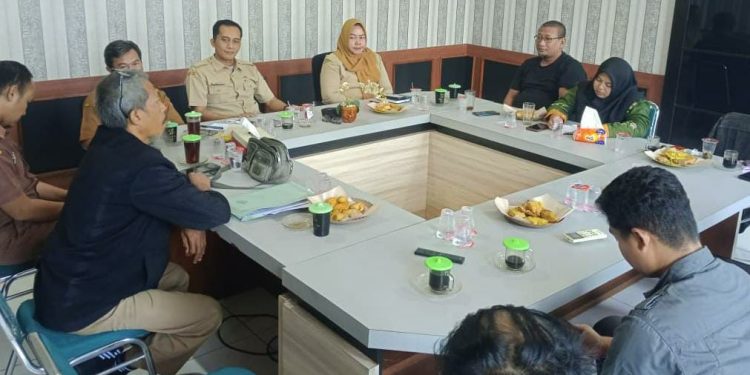 *Pilkades Serentak di Lamongan Masih Menunggu Perubahan Aturan.*