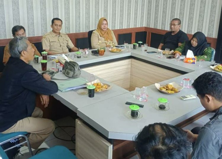 *Pilkades Serentak di Lamongan Masih Menunggu Perubahan Aturan.*