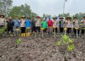Kapolres Langkat Bersama Masyarakat Tanam Mangrove, Jaga Ekosistem Pesisir dan Dukung Ekonomi Nelayan