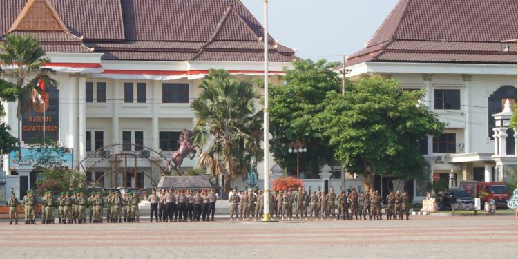16.630 Peserta Padati Alun-Alun Tuban, Hari Santri 2026 Kobarkan Semangat Menuju Indonesia Emas