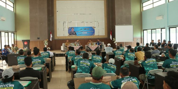 Rembug Bareng Pokdarkamtibmas di Bancar, Kapolresta Tuban Ajak Nelayan Bersinergi Jaga Kamtibmas